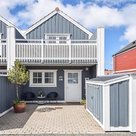 Stunning Home In Blavand With Wifi * Blavand