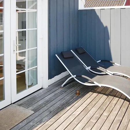 Holiday home Stunning Home In Blavand With Wifi *